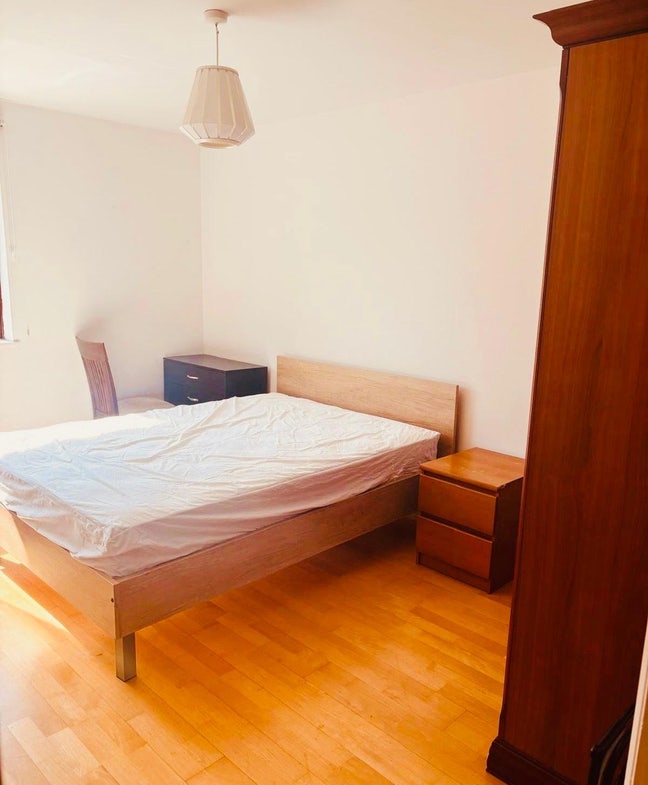 Double room to let  Main Photo