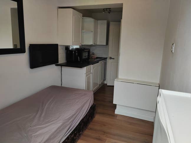 A Self contained Studio ***bill inclusive*** Main Photo