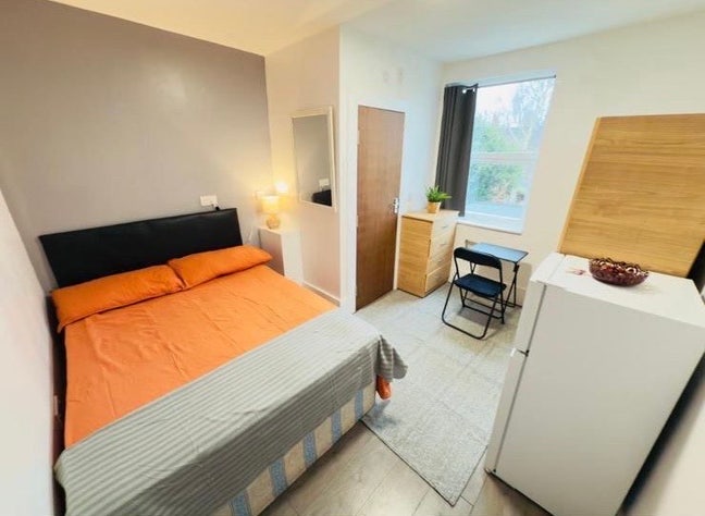 🛏️ Ensuite Room to Let in - Cricklewood  Main Photo