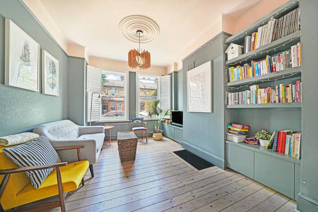 Lovely 3 Bed Rent Lymington Avenue  Main Photo