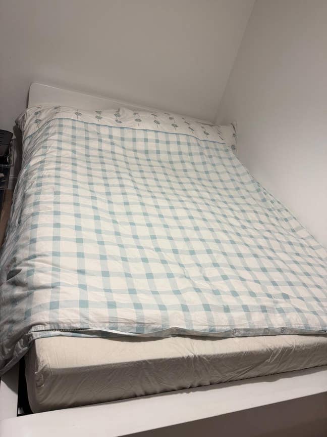 Beautiful spacious room in Northwood Hills.  Main Photo