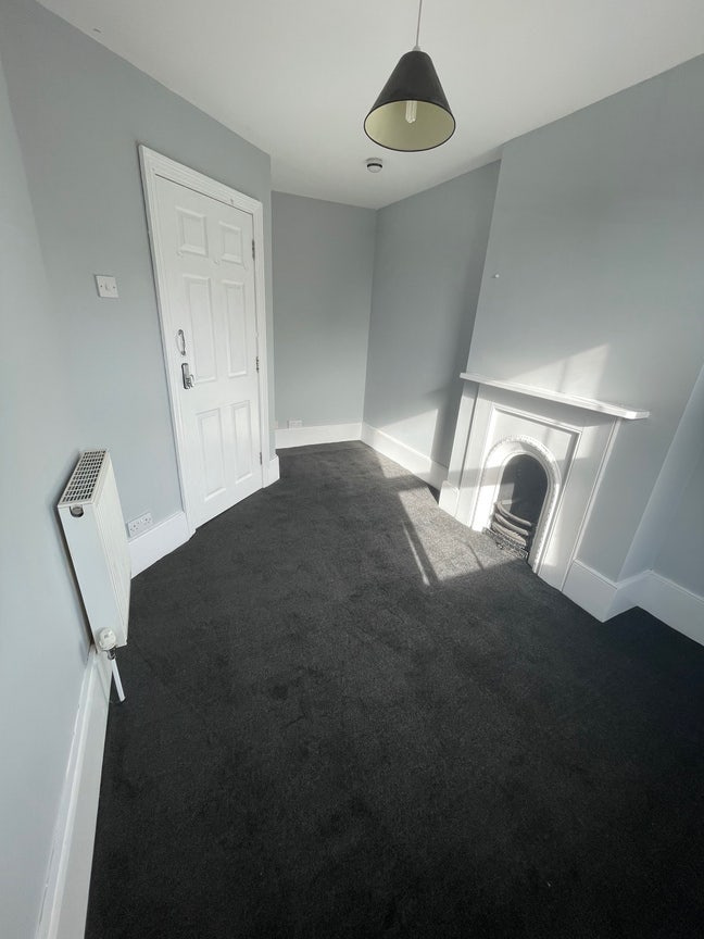 Only One Bedroom Left, 5 Bed Maisonette Main Photo