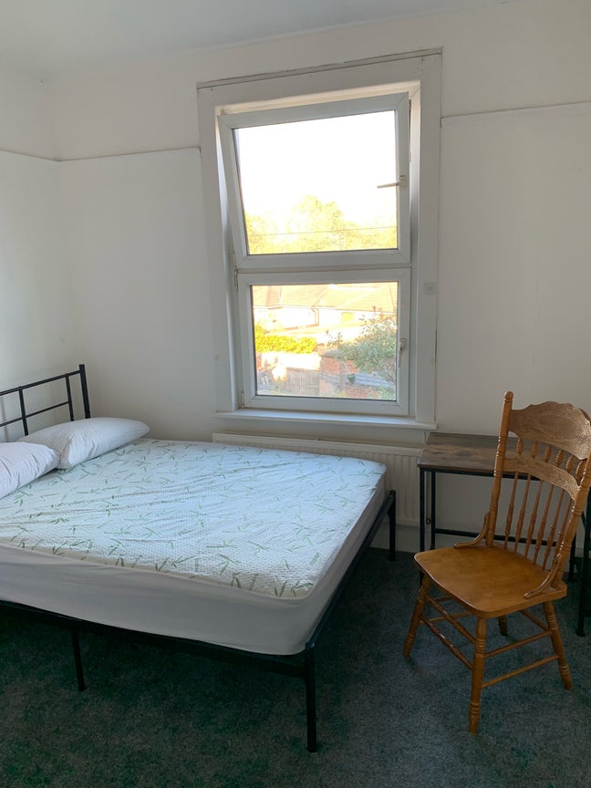 Large double bedroom - Calm home :)  Main Photo