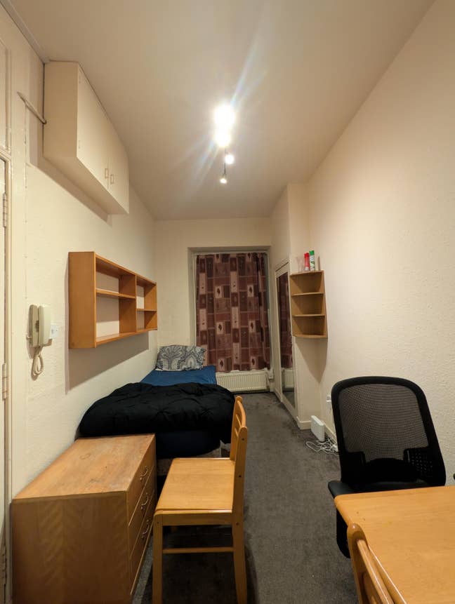 Single flat available at prime location  Main Photo