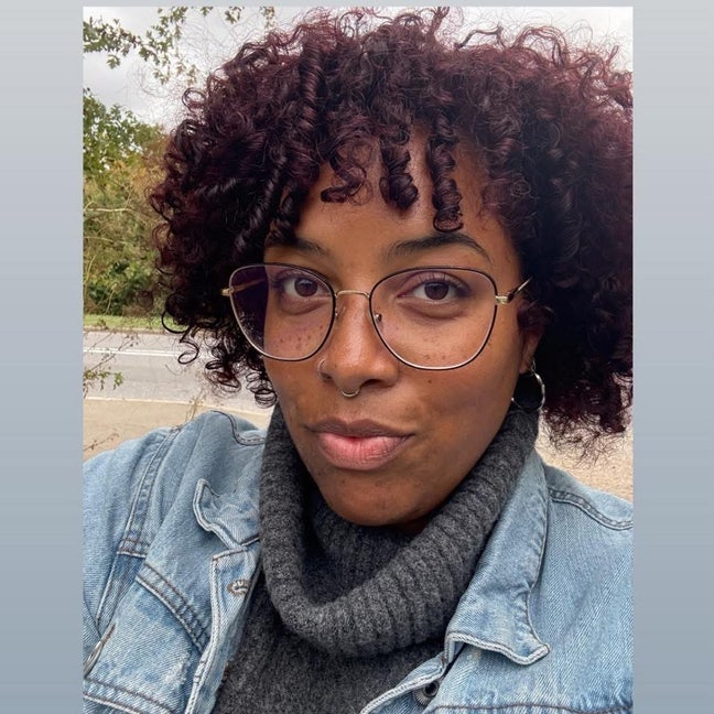 39 year old woman looking for a double room... Main Photo