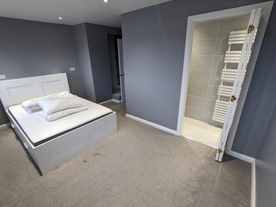 Double En-Suite Furnished Room In Women Only House Main Photo