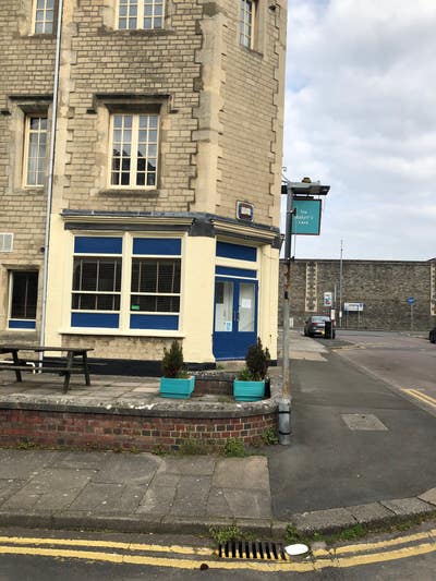 Emlyn Square Room To Let Main Photo