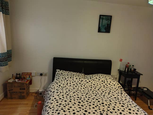 Spacious & Cosy Double Room with ensuite at MK58BU Main Photo