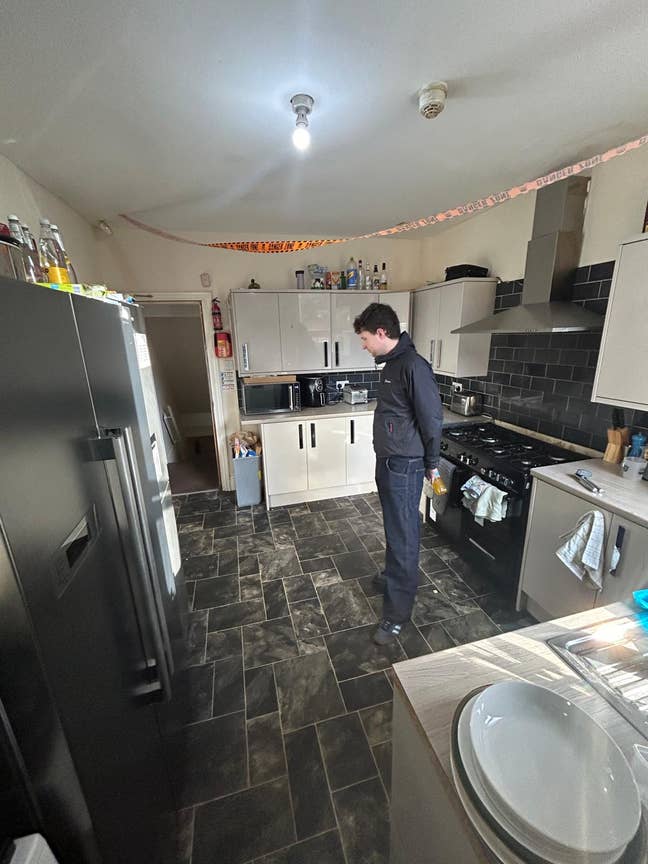 Student Room available off Burton Road  Main Photo