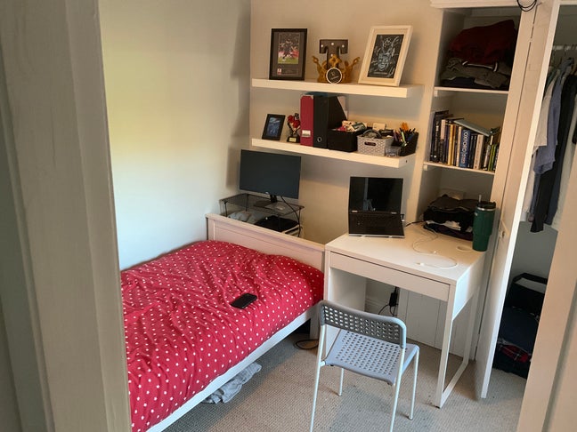 Lovely house, 2 rooms a new tenant can choose from Main Photo