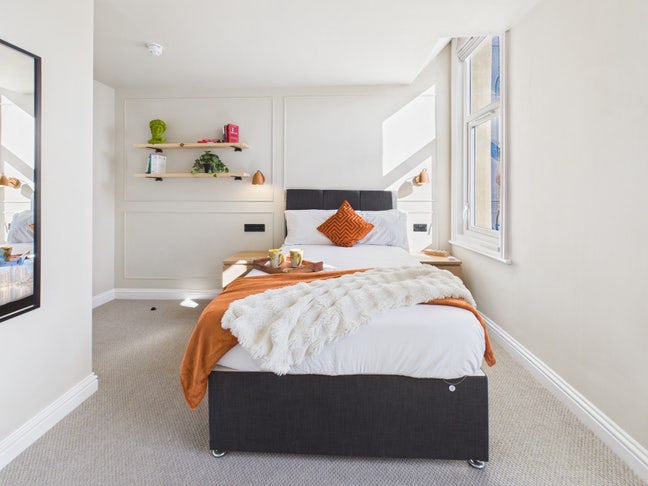 Newly Refurbished, 6 En-Suite Bedroom Hmo Stockton Main Photo