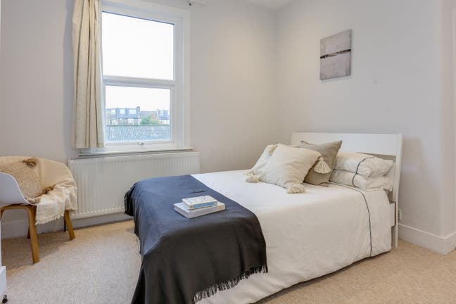 Two Lovely Bedrooms in Modern Wimbledon Home SW19 Main Photo