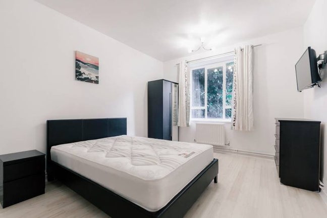 Lovely Double Bed Room in Wandsworth Bills Inc Main Photo