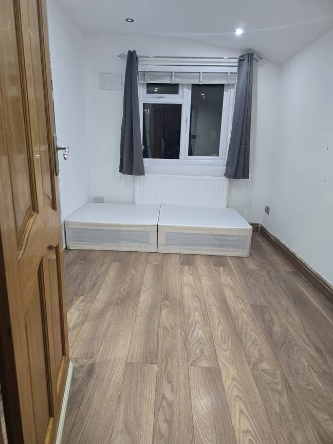 Room available for girls Main Photo