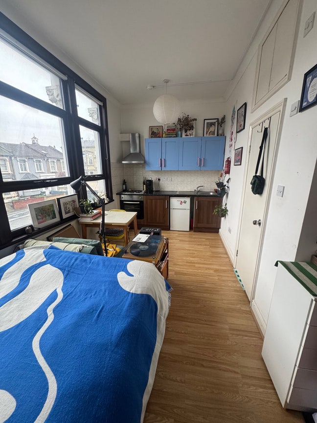 Studio flat in Leyton  Main Photo