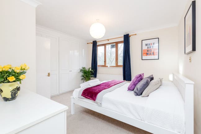 Modern, Clean, Safe, and Secure Double Ensuite Main Photo