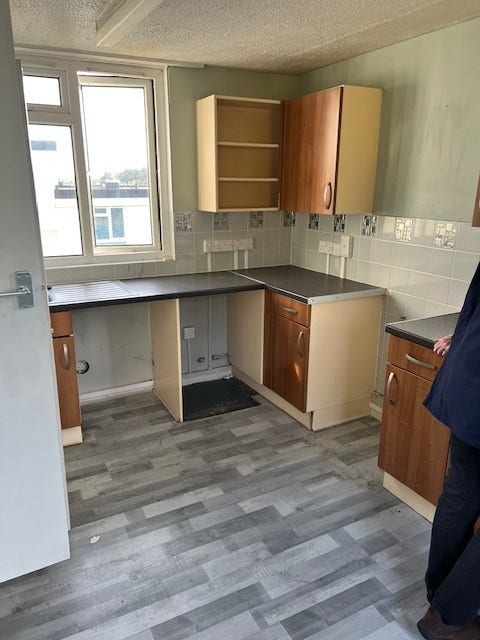 Guardianship: Rooms Available In Bracknell, RG12 Main Photo