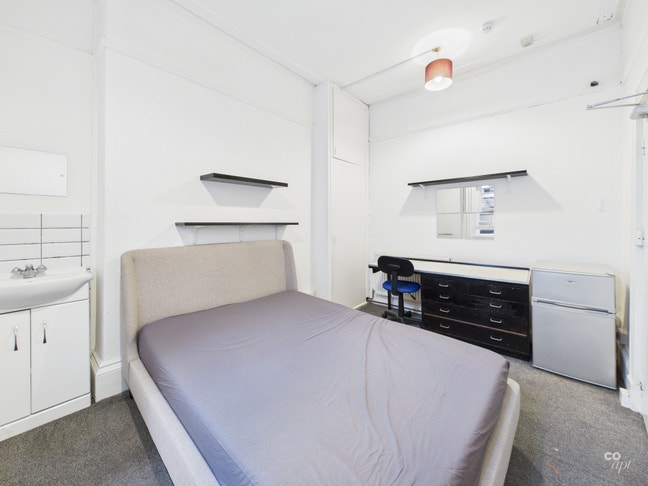 Large Double Room in Central Brighton Main Photo