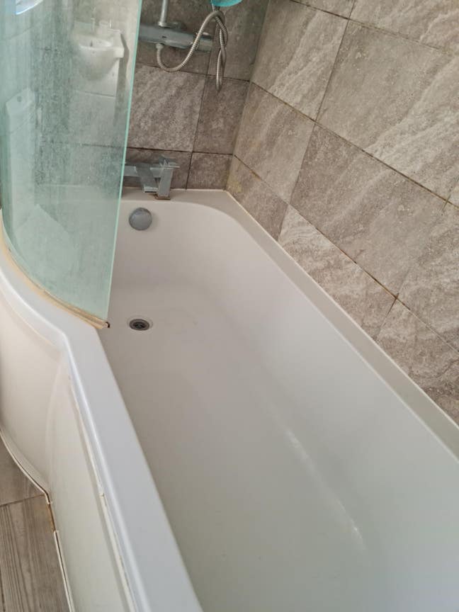 Neat and quite double toom Main Photo