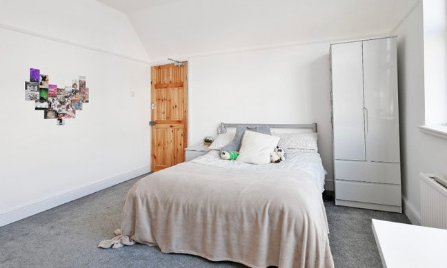 2 Rooms Available from Dec/Jan-June Main Photo