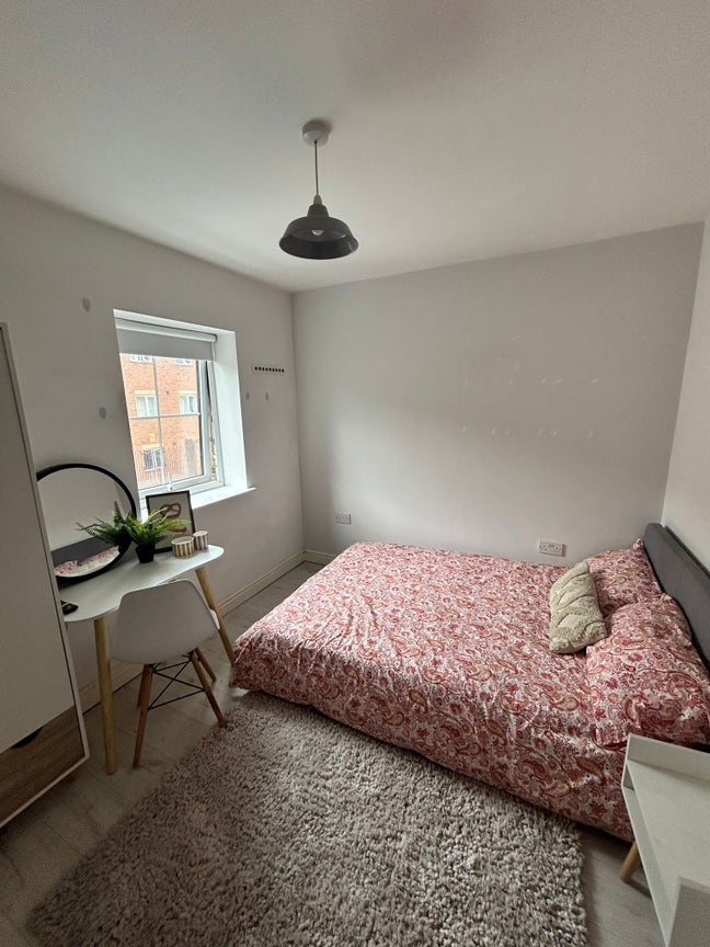 City Centre Spot, Parking, Netflix! Main Photo