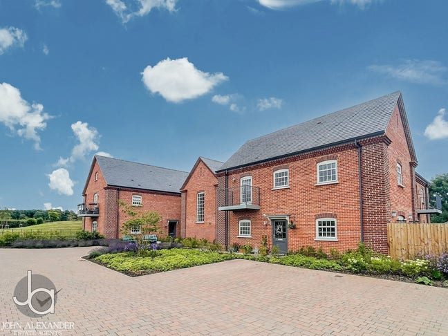 Double Bedroom with En-Suite in St Osyth Main Photo