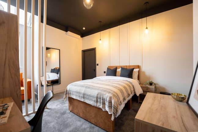 😍Luxury En-Suite Studio Available In Stretford😍 Main Photo