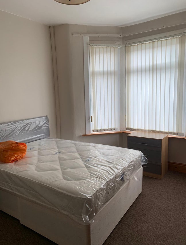 Double Room 20Th Nov £650.00 Pcm Bills Included Main Photo