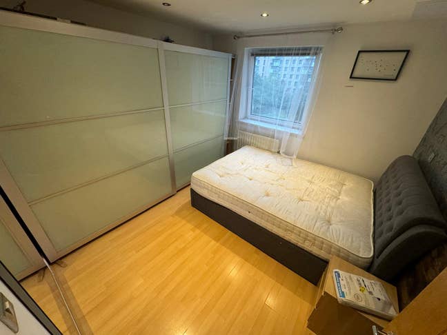 🌇 Bright Double Room | Modern Riverside Flat Main Photo