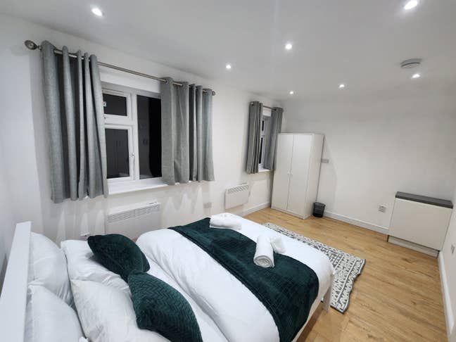 Bright Double Room for Rent in Edgware (HA8 9AB) Main Photo