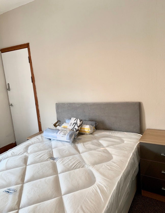 Large Room 20th Nov All Bills Included £600.00 PCM Main Photo