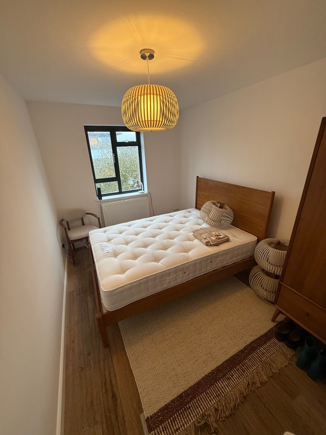 Room available in 2 bed flat in Clapham Common Main Photo