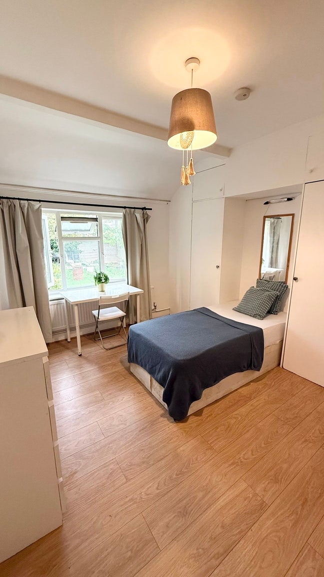 Refurbished House 2 Single Ready to Move in  Main Photo