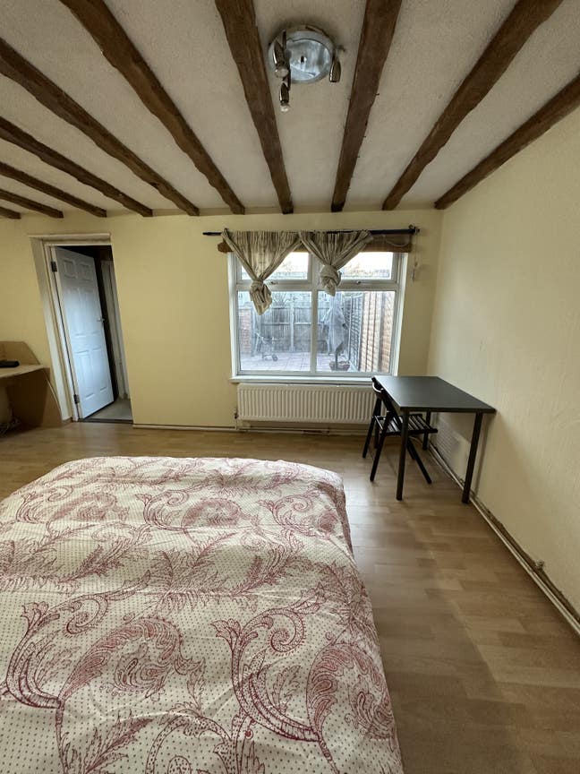 Double Room Close to Underground Station  Main Photo