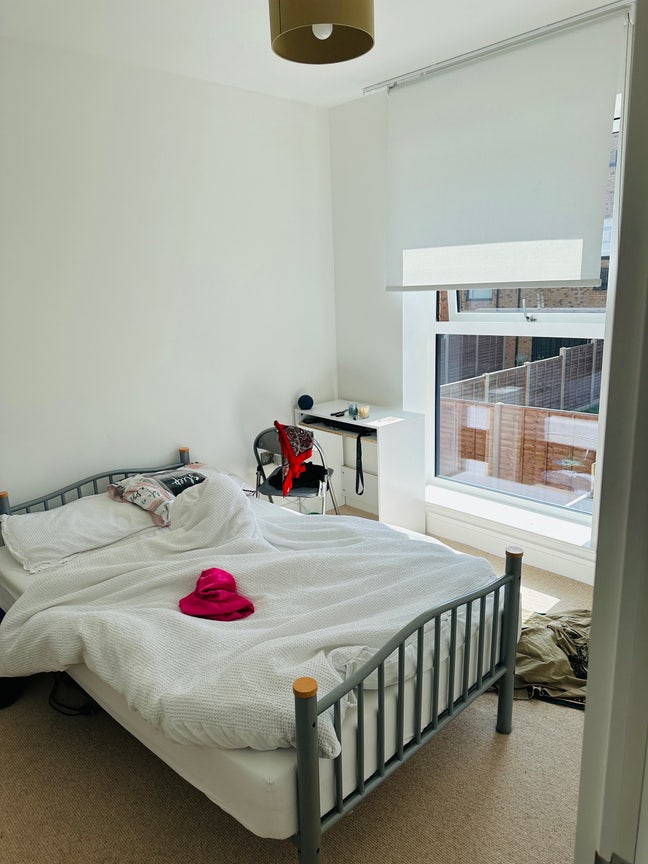 Immediate Move ! Neat room in new building Main Photo