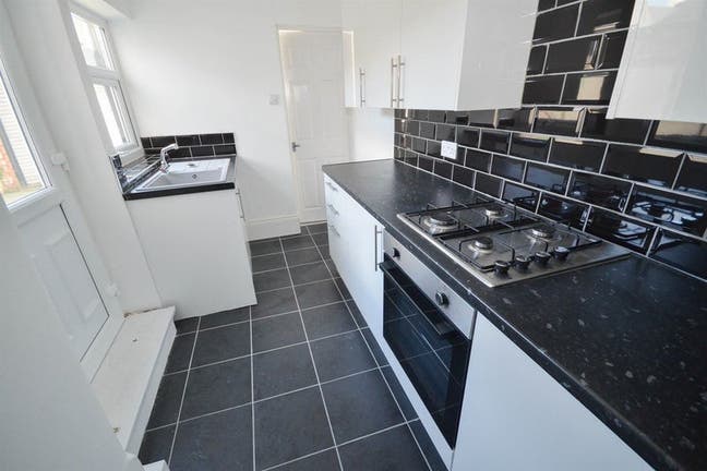 Stylish Room Next to Station  Main Photo