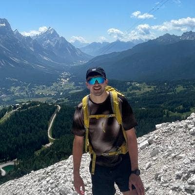 Professional Male seeks a double room Main Photo