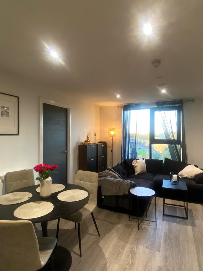  City Living with Views  - Double Rm & En suite  Main Photo