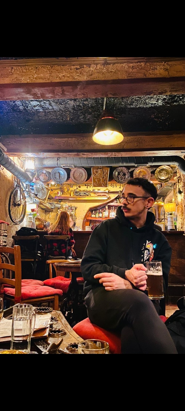 Looking for a room to rent Main Photo