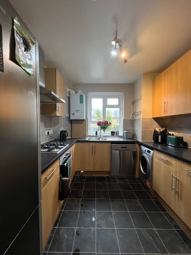 Large double room in Wandsworth Town✨ Main Photo