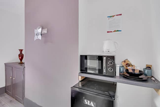 Newly Refurb Professional House Share  Main Photo