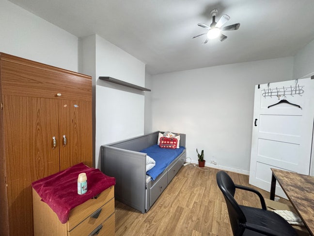 2 Double rooms available - Southall Main Photo