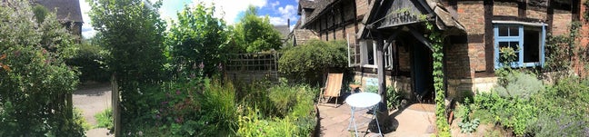 Double Room in Artists' Cottage with Garden Main Photo