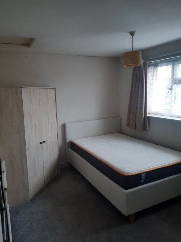 Double Room to Rent (All Bills Included) Main Photo
