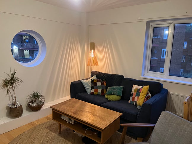 Double room available in friendly house  Main Photo