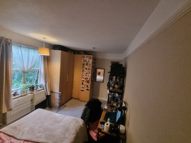 Spacious Double Room near Town centre & Station Main Photo