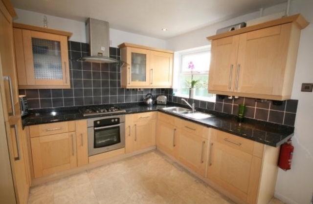 En-suite & Double Rooms Available Now Main Photo