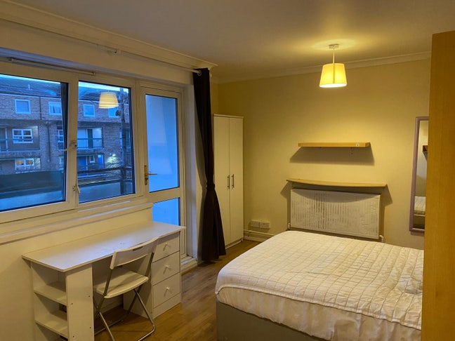 Double Room Available in  Denmark  Hill Main Photo