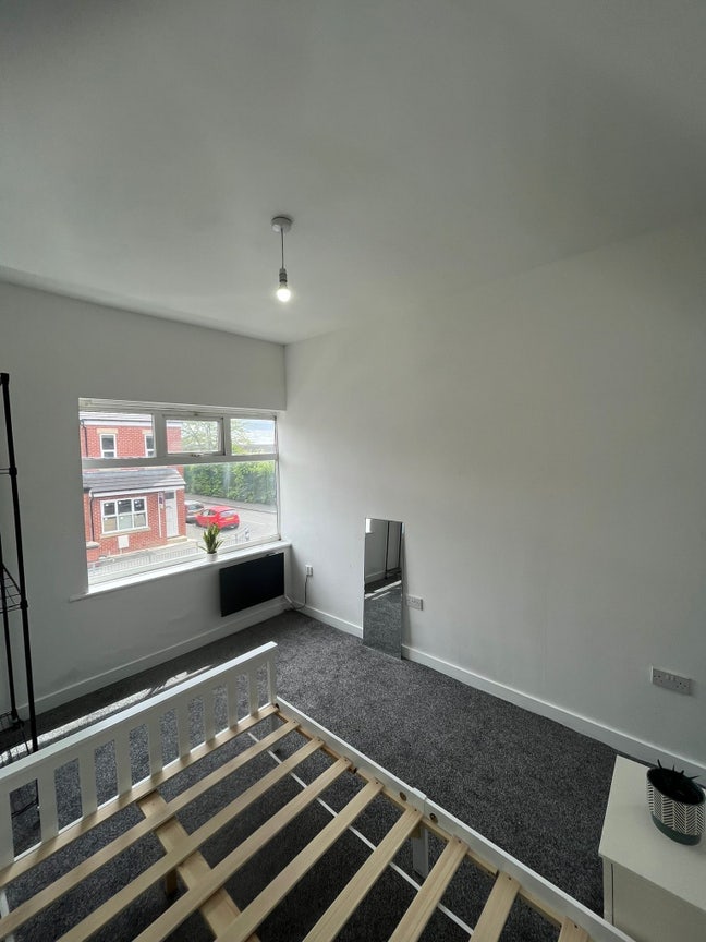 Double room - fully furnished  Main Photo