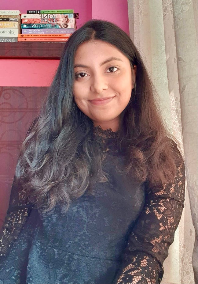 I am a professional female aged 23. I am look... Main Photo